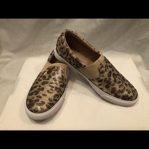 GUESS 7 1/2 cheetah sneakers